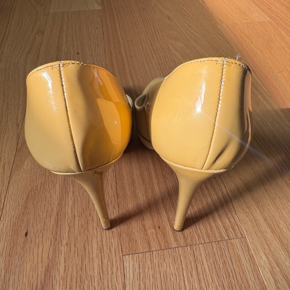 Christian Louboutin Beige Patent Leather Heels - Picture 8 of 15